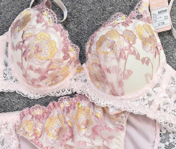 90580(ノンワイヤー) 脇高カラフルフラワー刺繍