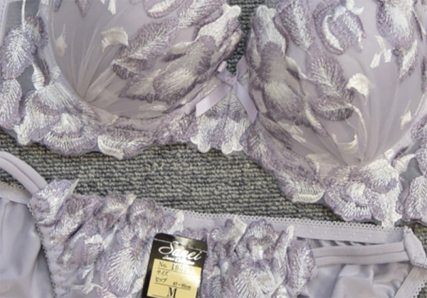 10599EF　脇高ホワイトローズ刺繍