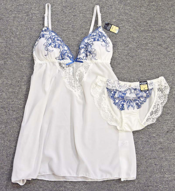 80613 脇高ペティリリー刺繍キャミソール&ショーツ