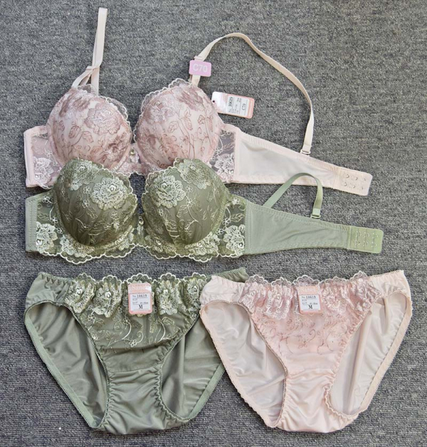 10619　ガーリーフラワー刺繍　90619（ノンワイヤー）