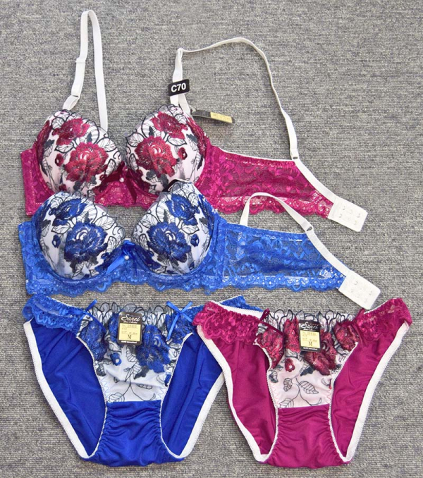 10413　脇高ゴージャスフラワー