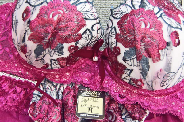 10413　脇高ゴージャスフラワー