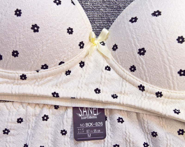 BCK-826　リブかぶりタイプノンワイヤー（小花柄）