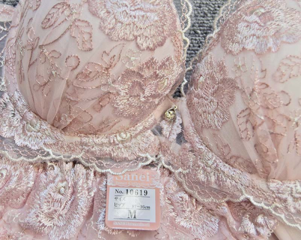 90619（ノンワイヤー）　ガーリーフラワー刺繍