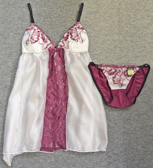 80644　脇高ブラックフローラキャミソール&ショーツ