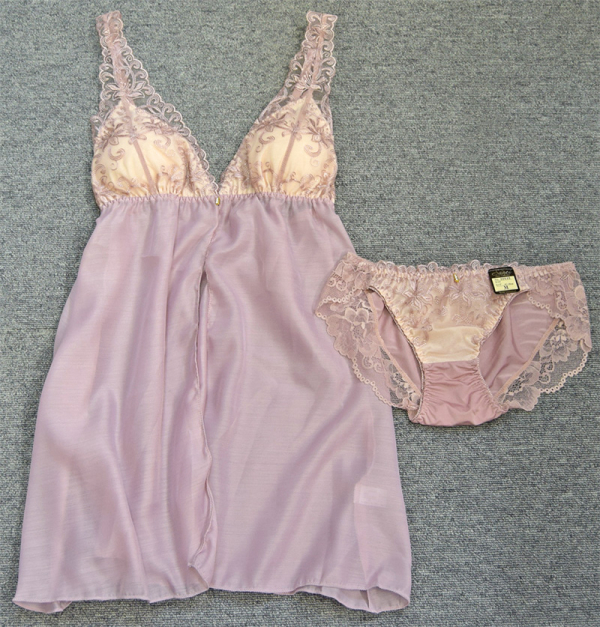 80649　脇高シックフラワー刺繍キャミソール&ショーツ